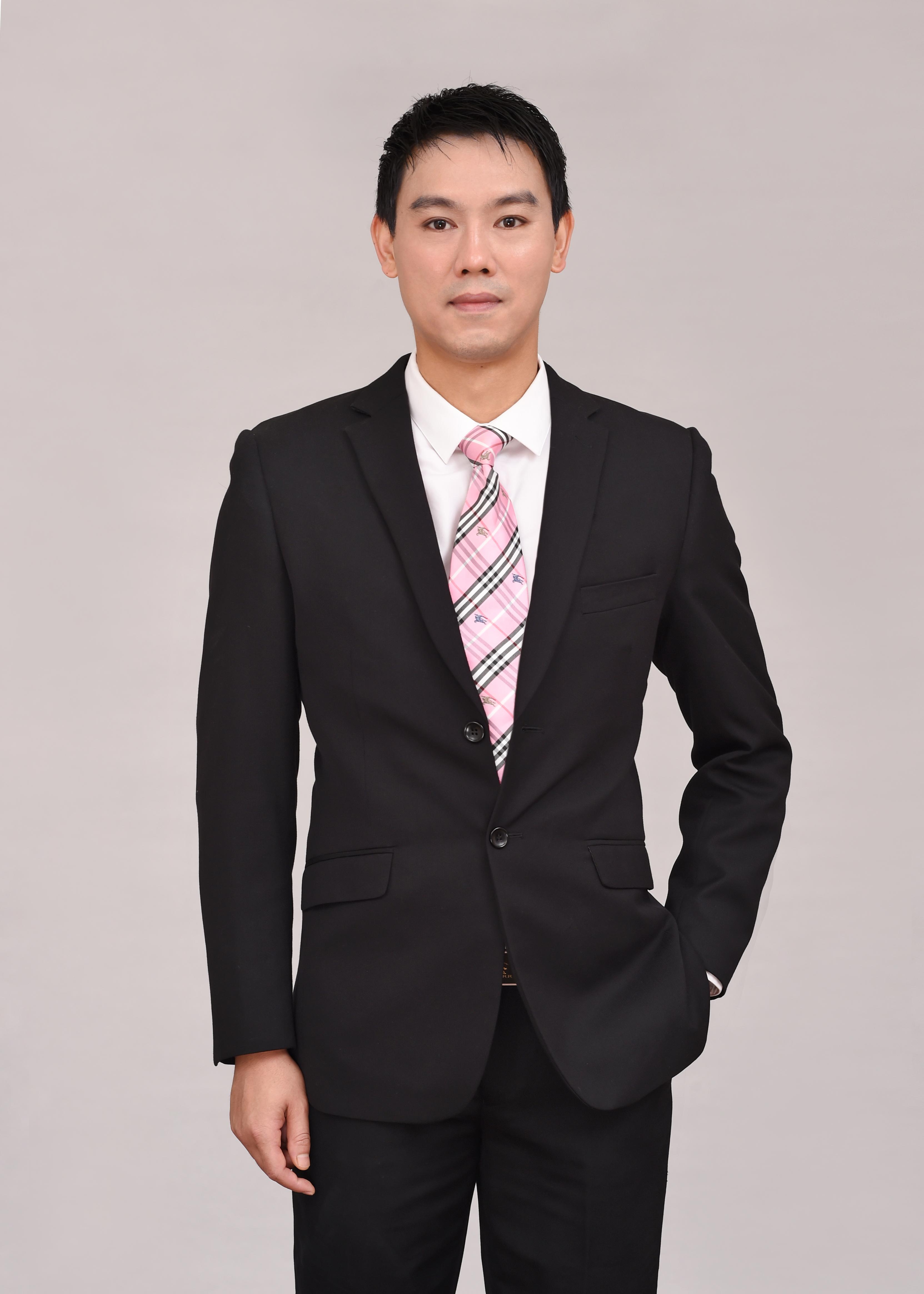邓梅 调色与视觉增强负责人